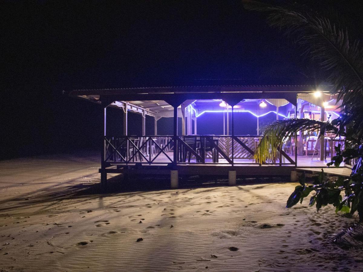 Hotel Bushman Tioman Kampong Juara Exterior foto