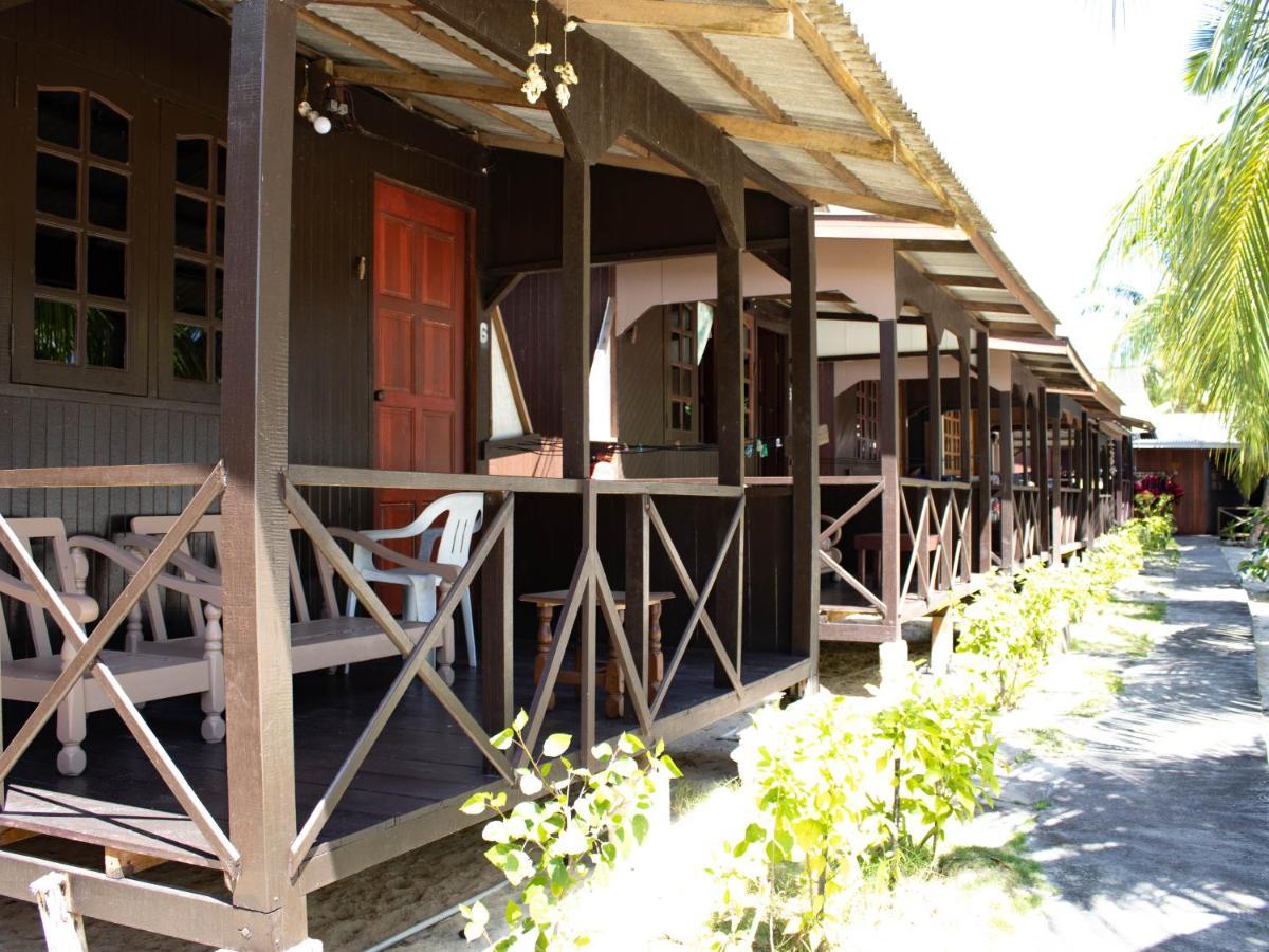 Hotel Bushman Tioman Kampong Juara Exterior foto
